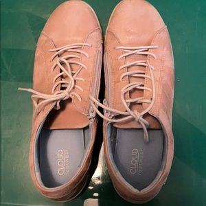 Cloud footwear side zip shoes